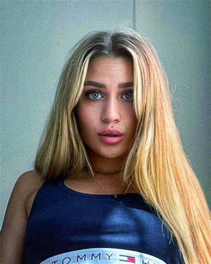 
Mllex Chloe Height, Weight, Net Worth, Age, Birthday, Wikipedia, Who, Nationality, Biography 