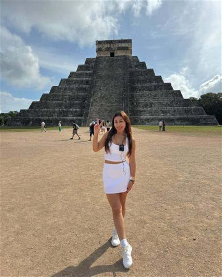 
Nicole Holm Age, Birthday, Wikipedia, Who, Nationality, Biography 