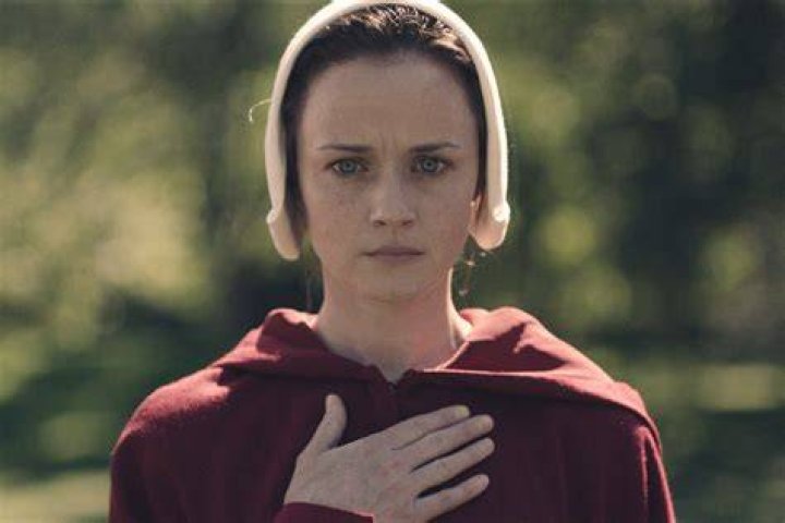 
Why Is Emily aka Alexis Bledel From The Handmaids Tale Leaving? 